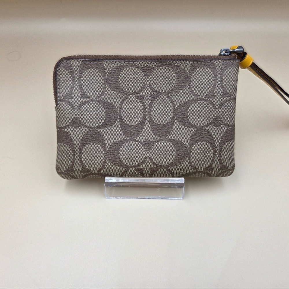 Coach Corner Zip Wristlet in Signature Canvas - Picture 4 of 4